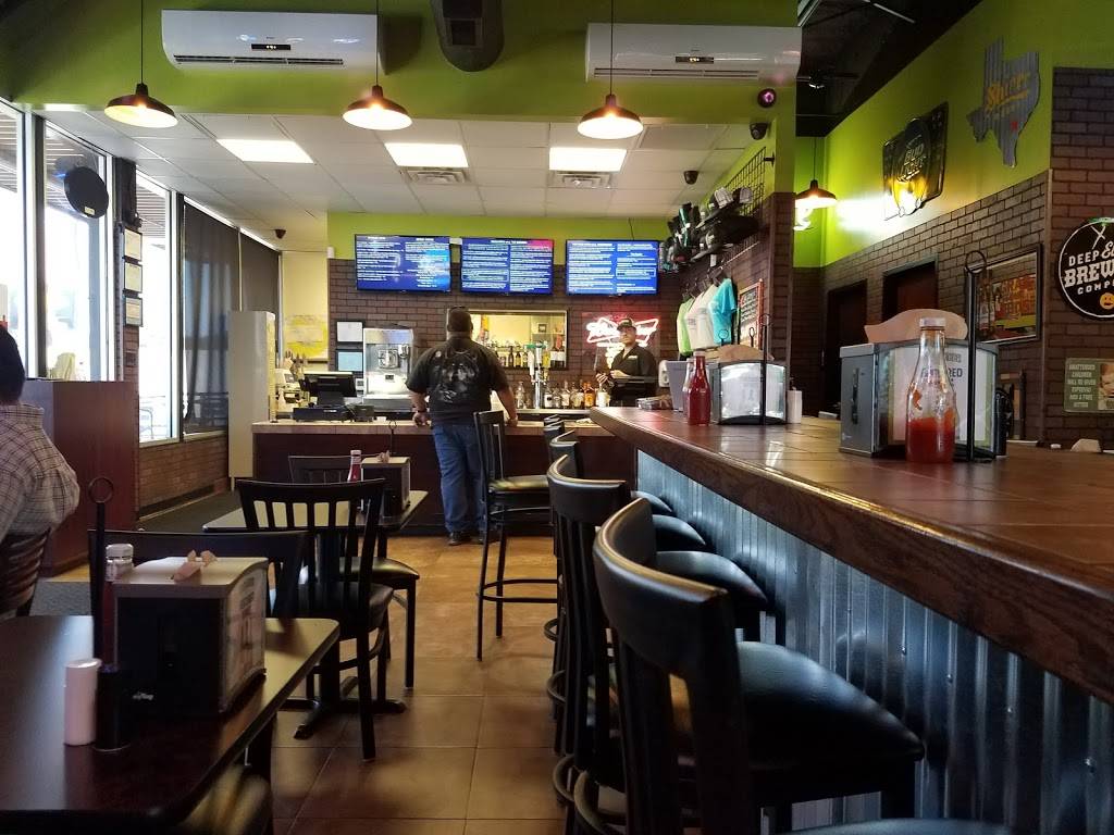 Blues Burgers | restaurant | 1820 W Mockingbird Ln #44, Dallas, TX 75235, USA | 2147509100 OR +1 214-750-9100