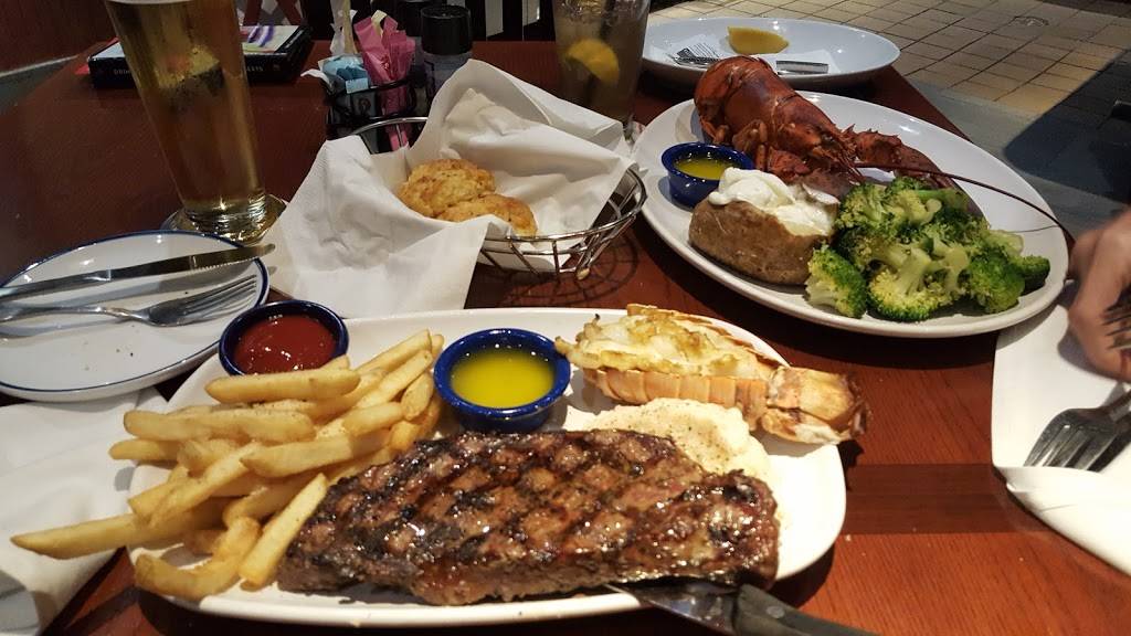 Red Lobster | restaurant | 4825 Coldwater Rd, Fort Wayne, IN 46825, USA | 2604832181 OR +1 260-483-2181