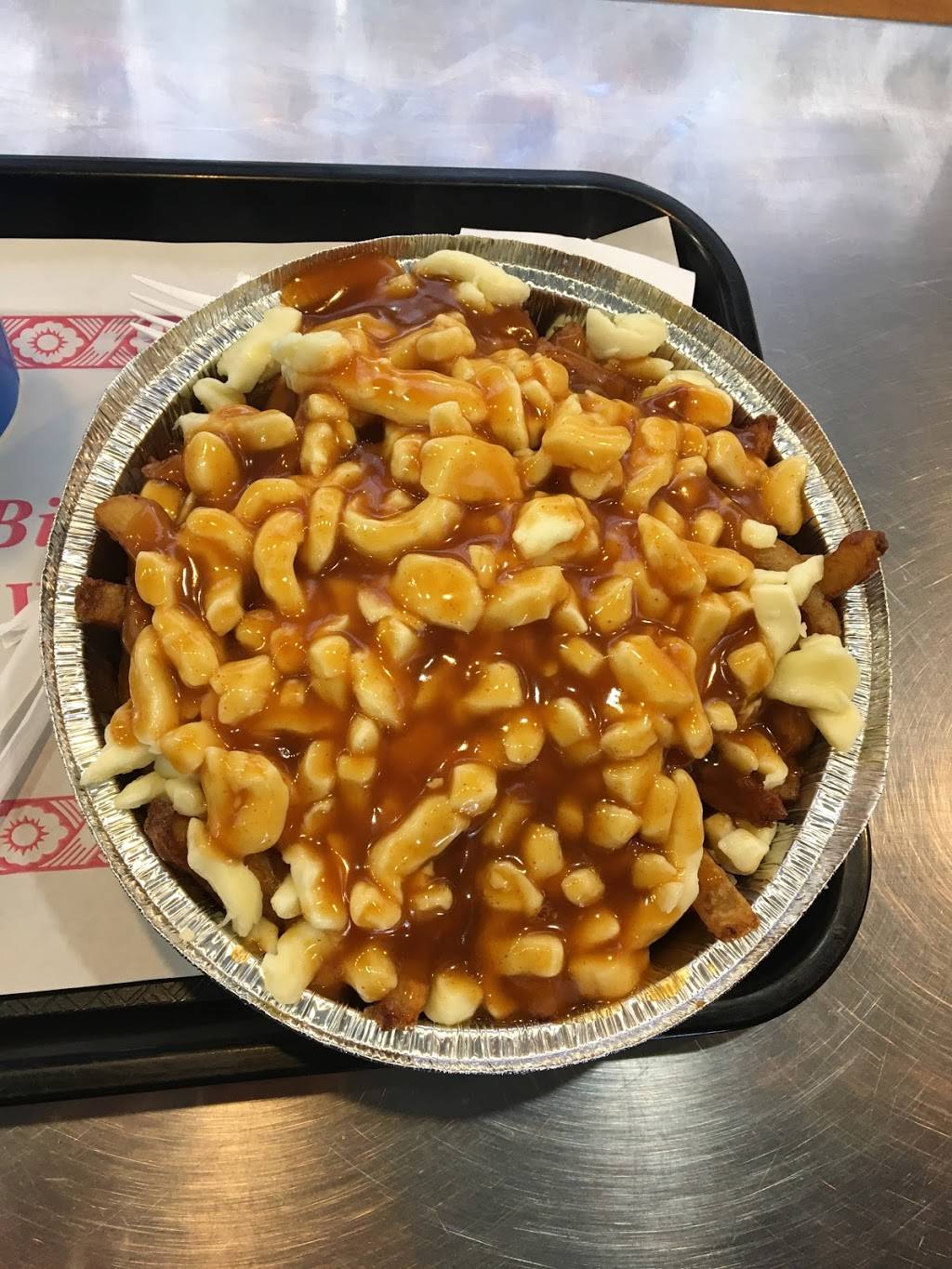 Restaurant La Belle Province | restaurant | 8660 Rue Sherbrooke E, Montréal, QC H1L 1B7, Canada | 5143531111 OR +1 514-353-1111