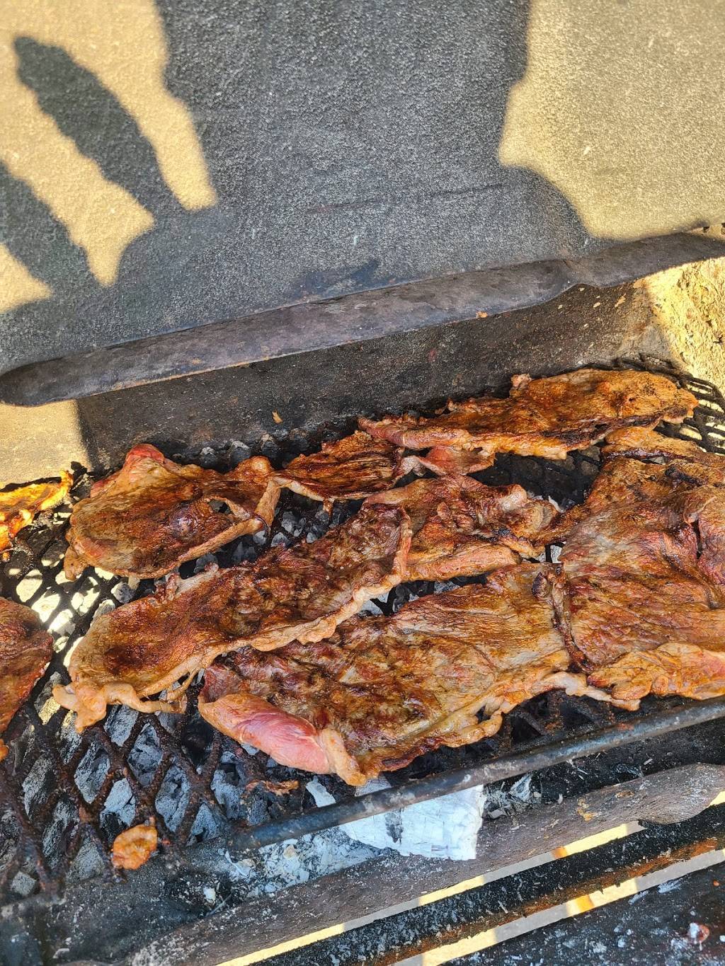 Tacos los palomos | restaurant | 52 y, S Main St, Los Angeles, CA 90001, USA | 3235436364 OR +1 323-543-6364