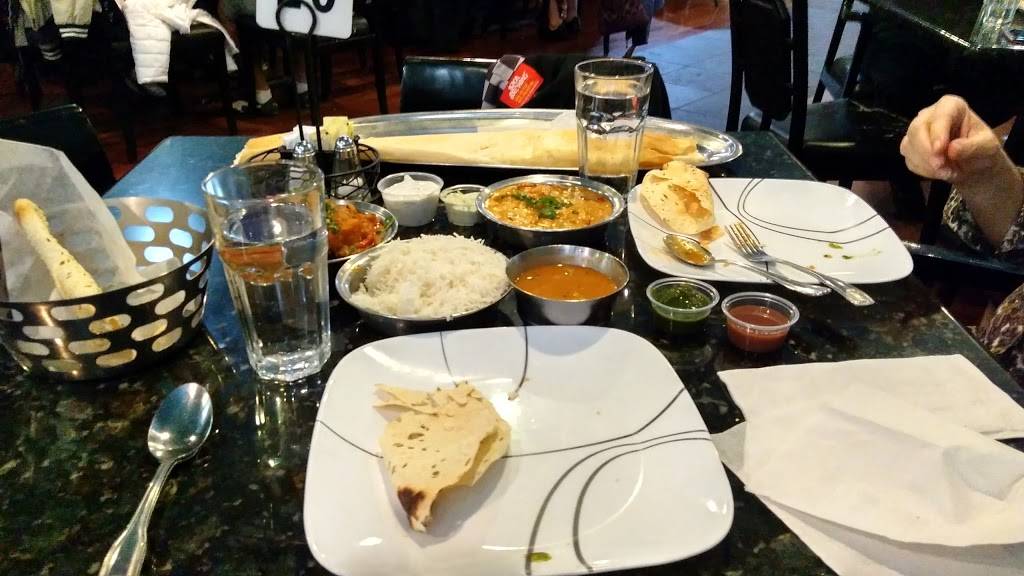 Uru-Swati | restaurant | 2629 W Devon Ave, Chicago, IL 60659, USA | 7733811010 OR +1 773-381-1010