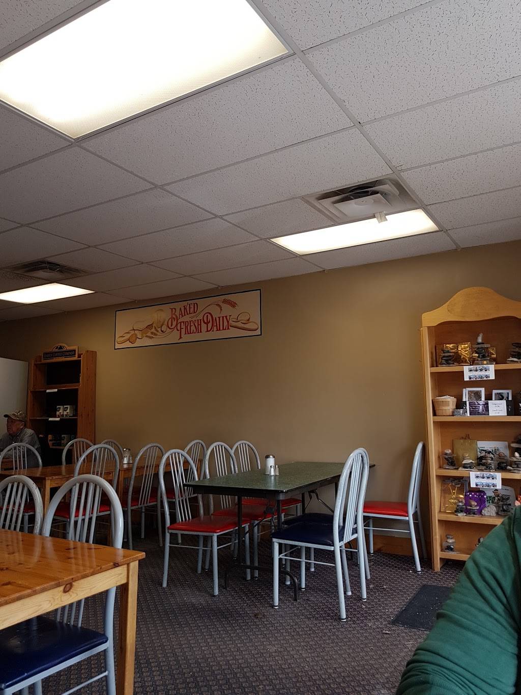 Jen’s Kitchen & Cafe | restaurant | 110 St George St, Mitchell, ON N0K 1N0, Canada | 5193488342 OR +1 519-348-8342