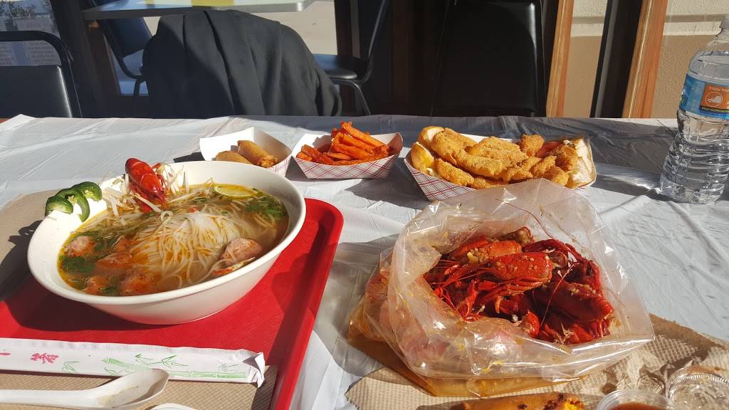 LA Crawfish | restaurant | 17375 Tomball Pkwy #2H, Houston, TX 77064, USA | 2818905722 OR +1 281-890-5722