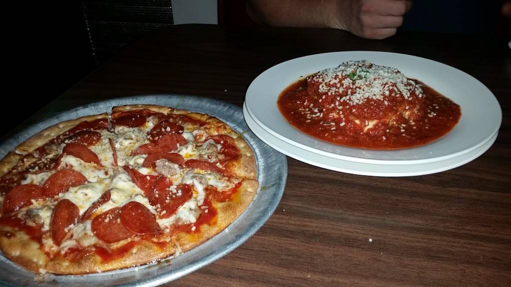 Valentinos Pizzeria | restaurant | 1043 G St, Reedley, CA 93654, USA | 5596383706 OR +1 559-638-3706