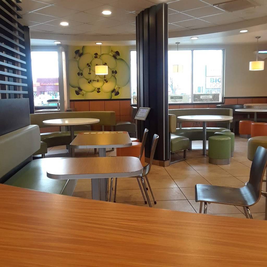 McDonalds | cafe | 3015 W Ave L, Lancaster, CA 93534, USA | 6617221187 OR +1 661-722-1187