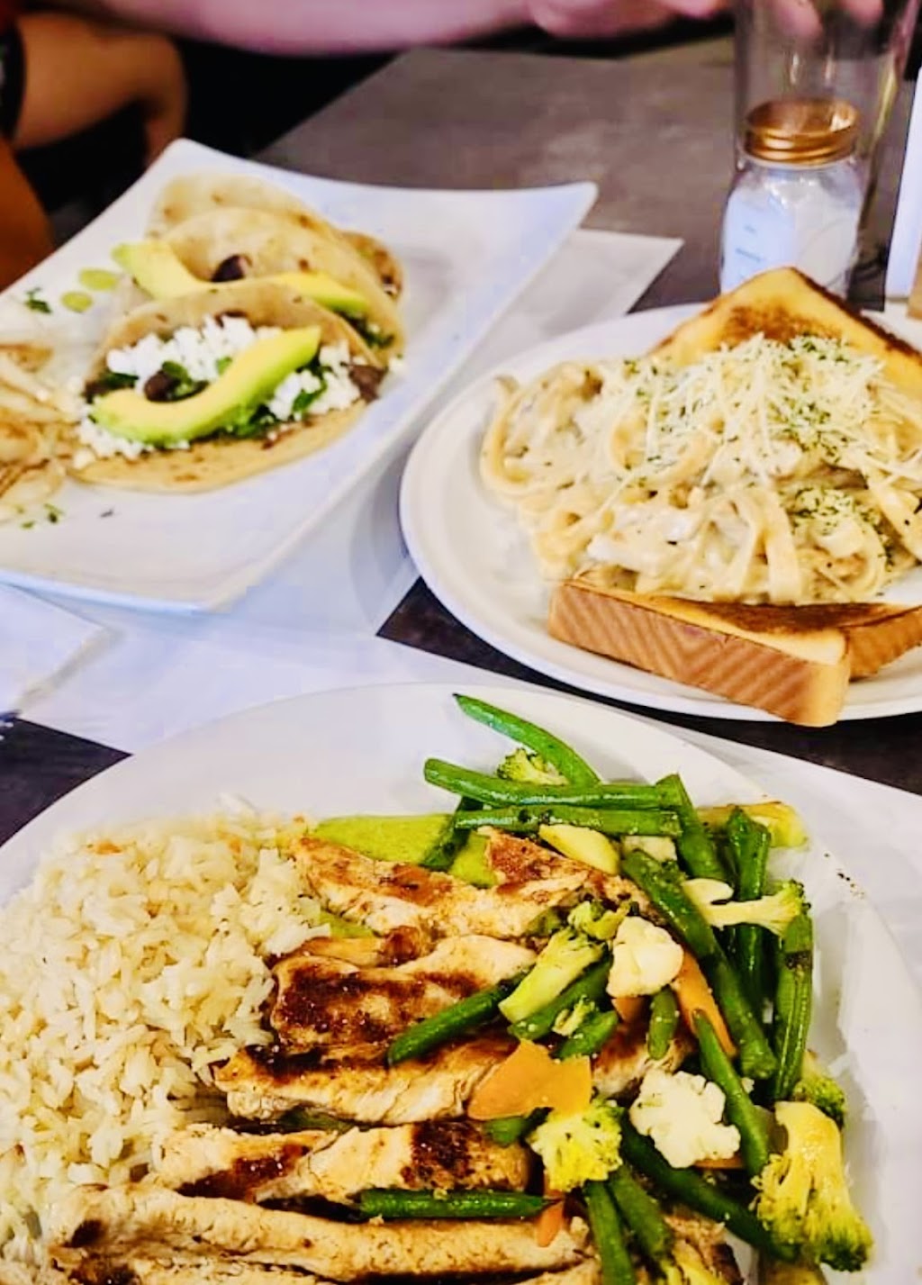 Magnolia Cafe & Grill | restaurant | 2101 Shiloh Dr, Laredo, TX 78045, USA | 9565681169 OR +1 956-568-1169