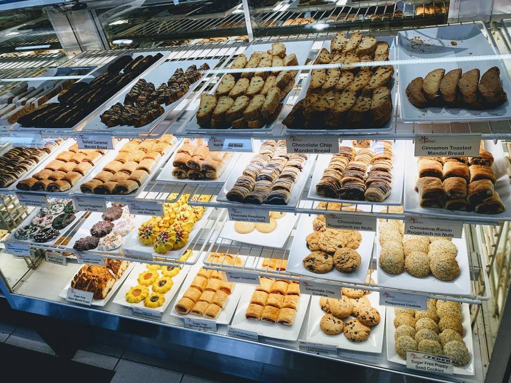 Max and Bennys Restaurant | restaurant | 461 Waukegan Rd, Northbrook, IL 60062, USA | 8472729490 OR +1 847-272-9490