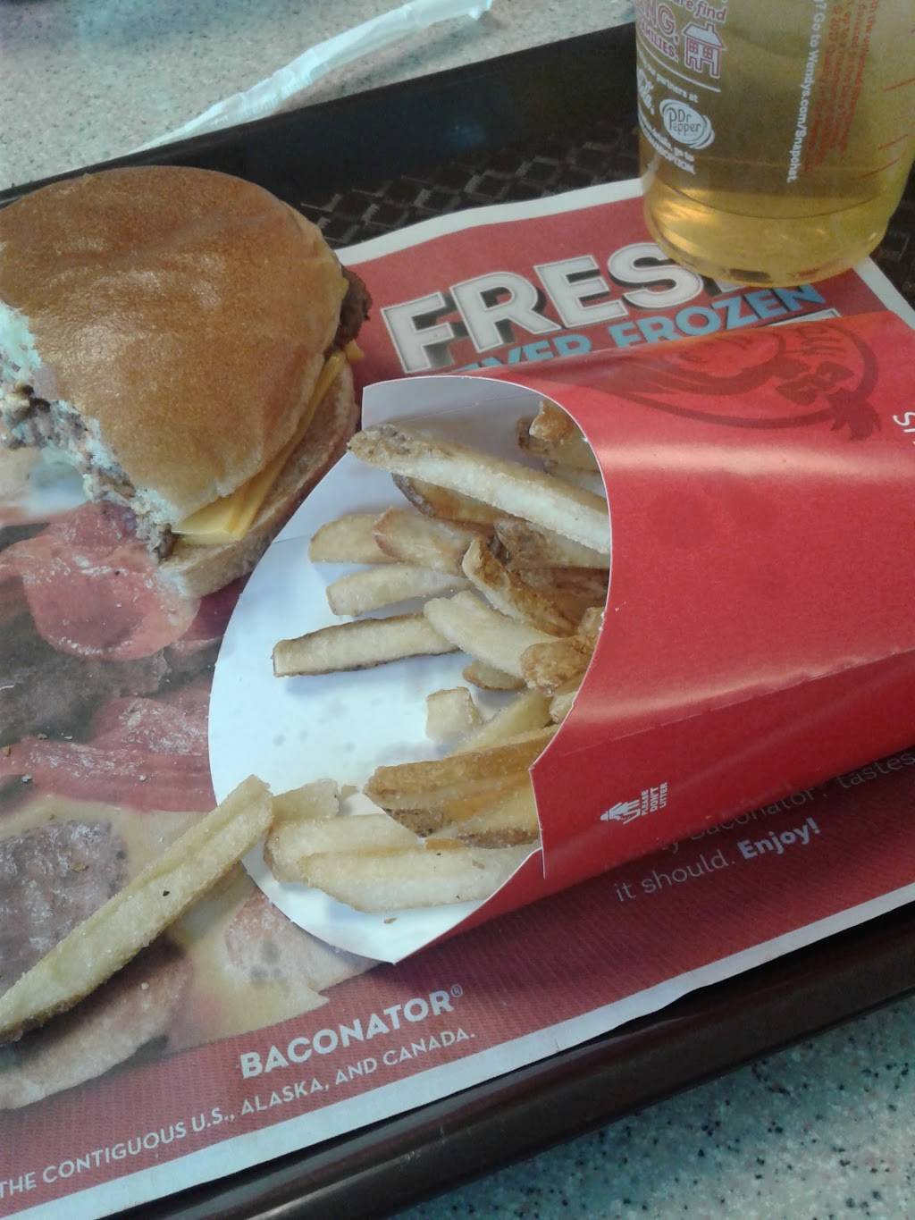 Wendys | restaurant | 900 N Locust Ave, Lawrenceburg, TN 38464, USA | 9317629244 OR +1 931-762-9244