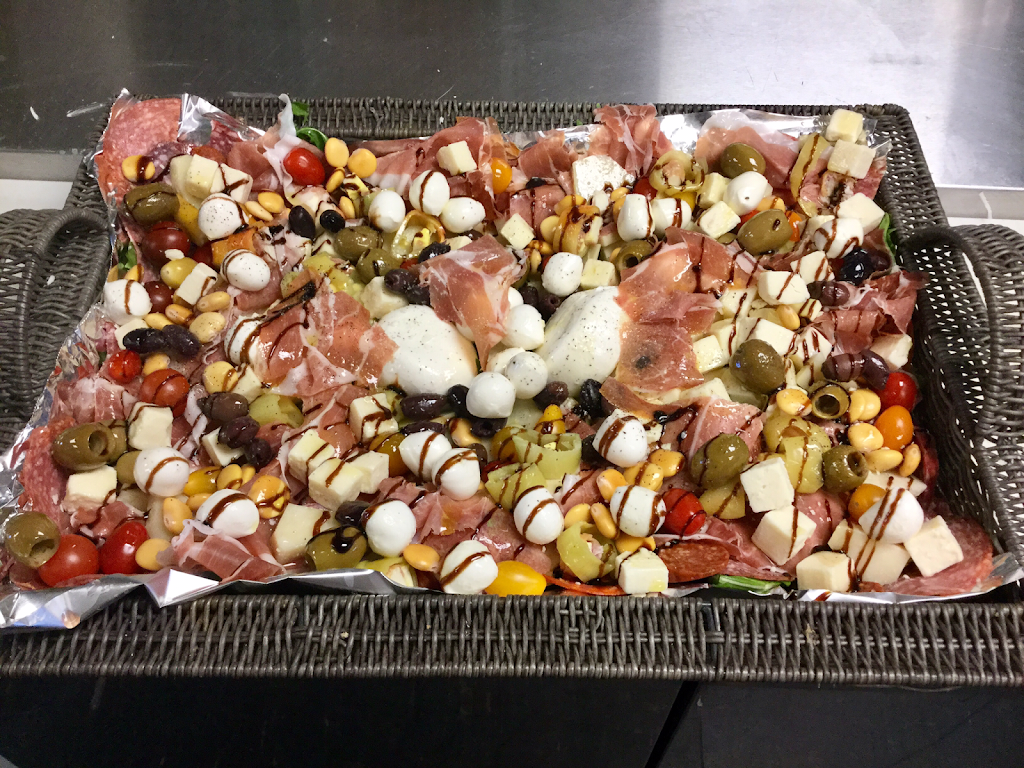 GoGo on the Ocean | restaurant | 561 Shirley St, Winthrop, MA 02152, USA | 6178468866 OR +1 617-846-8866