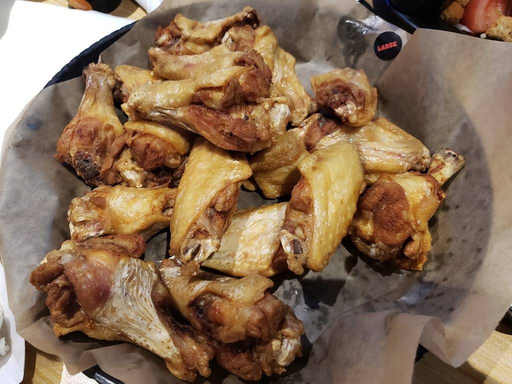 Buffalo Wild Wings | restaurant | 9134 Taylorsville Rd, Jeffersontown, KY 40299, USA | 5024992356 OR +1 502-499-2356