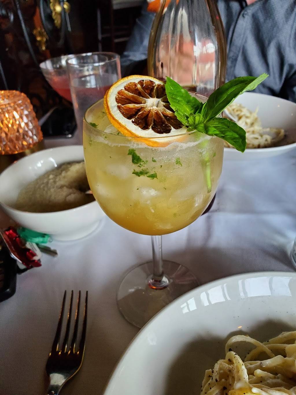 Alla Famiglia | restaurant | 804 E Warrington Ave, Pittsburgh, PA 15210, USA | 4124881440 OR +1 412-488-1440