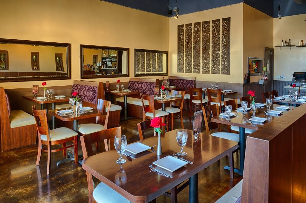 Palm Thai Cuisine | restaurant | 29263 Central Ave C, Lake Elsinore, CA 92532, USA | 9514373939 OR +1 951-437-3939