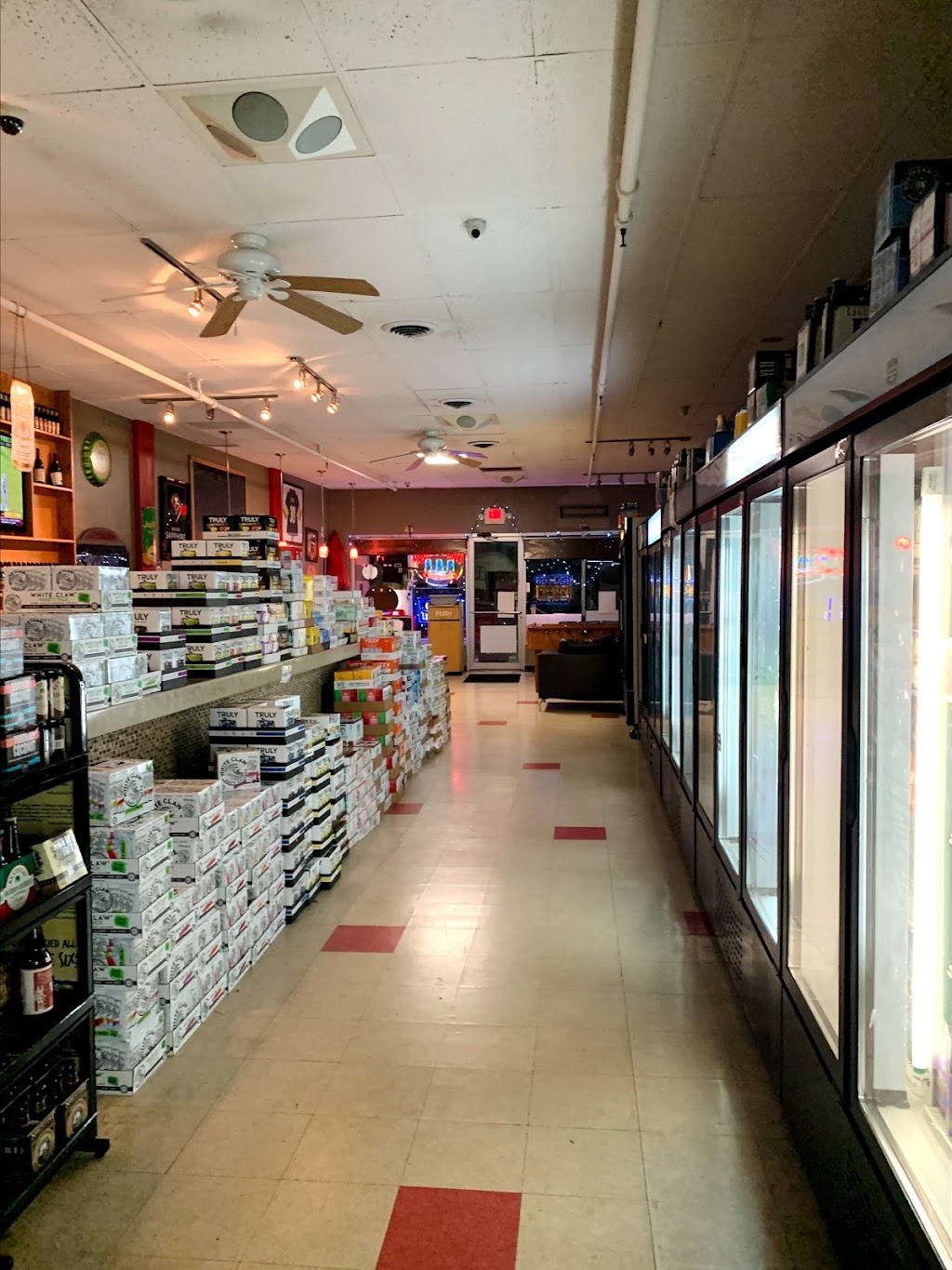 Packs & Dogs | restaurant | 223 Shiloh St, Pittsburgh, PA 15211, USA | 4124311855 OR +1 412-431-1855