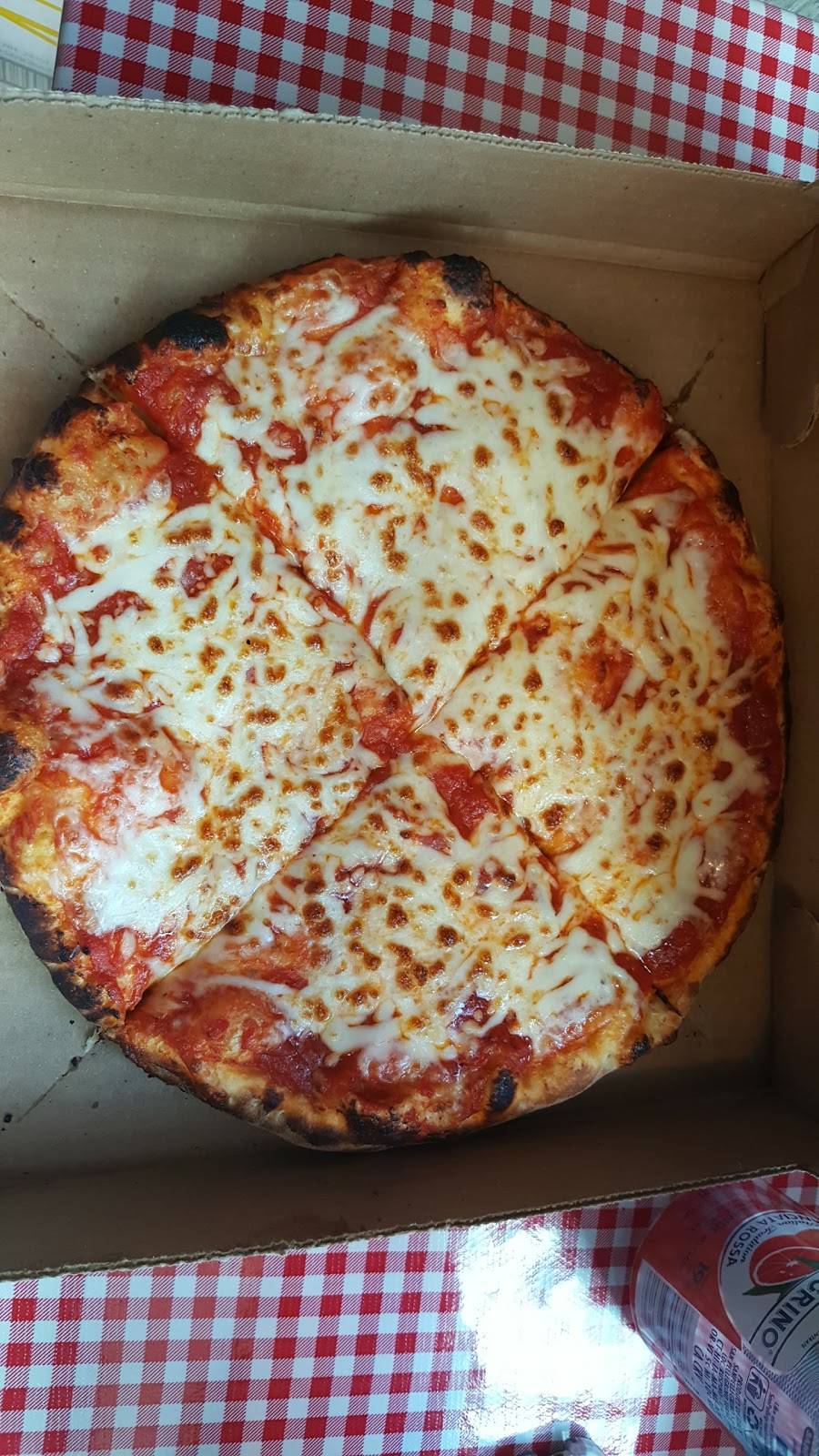 Bozzellis Italian Deli | restaurant | 2600 Crystal Dr, Arlington, VA 22202, USA | 5719704570 OR +1 571-970-4570