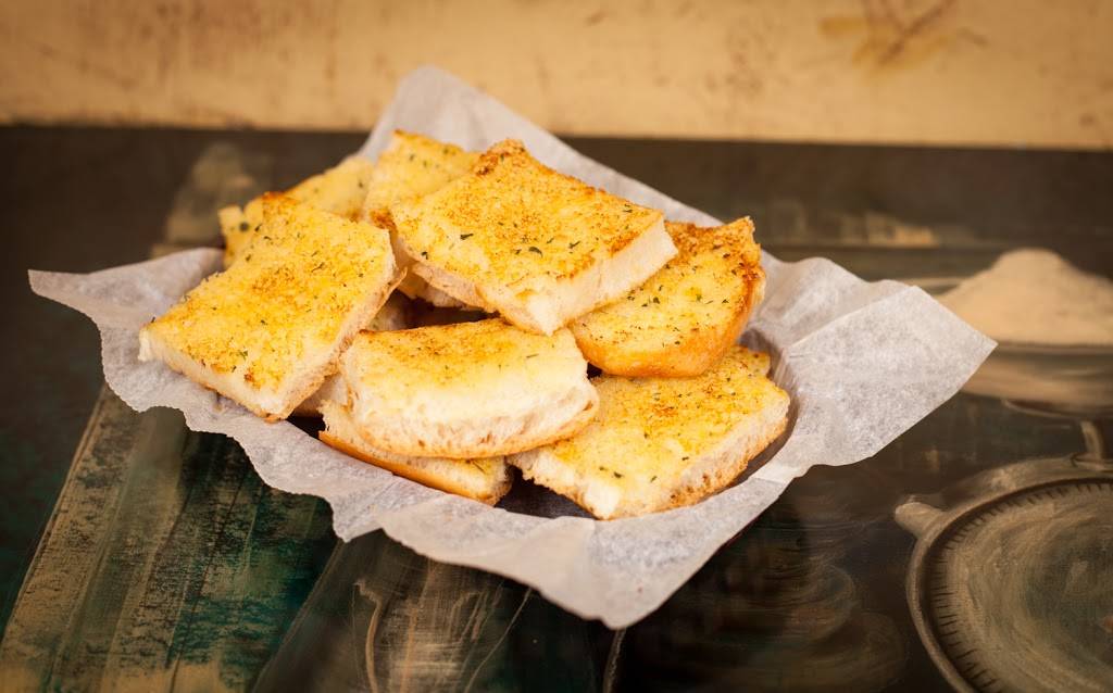 Zio Johnos | restaurant | 5741 C St SW, Cedar Rapids, IA 52404, USA | 3198413500 OR +1 319-841-3500