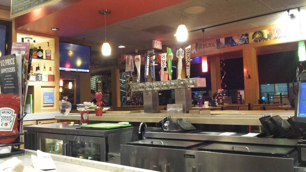 Applebees Grill + Bar | restaurant | 160 Nut Tree Pkwy, Vacaville, CA 95687, USA | 7074521167 OR +1 707-452-1167