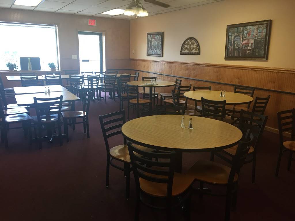 Tinas Pizza Cafe & Restaurant | restaurant | 69 Brookside Ave #205, Chester, NY 10918, USA | 8454694357 OR +1 845-469-4357