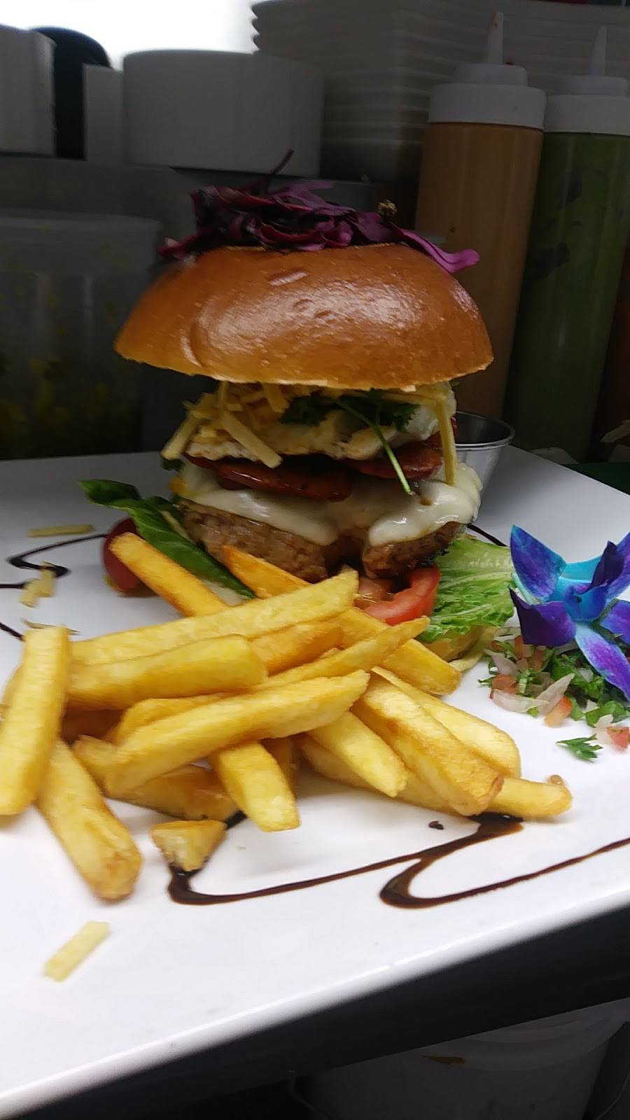 Trova Cuban Café Restaurant | restaurant | 7723 Bergenline Ave, North Bergen, NJ 07047, USA | 2014304177 OR +1 201-430-4177