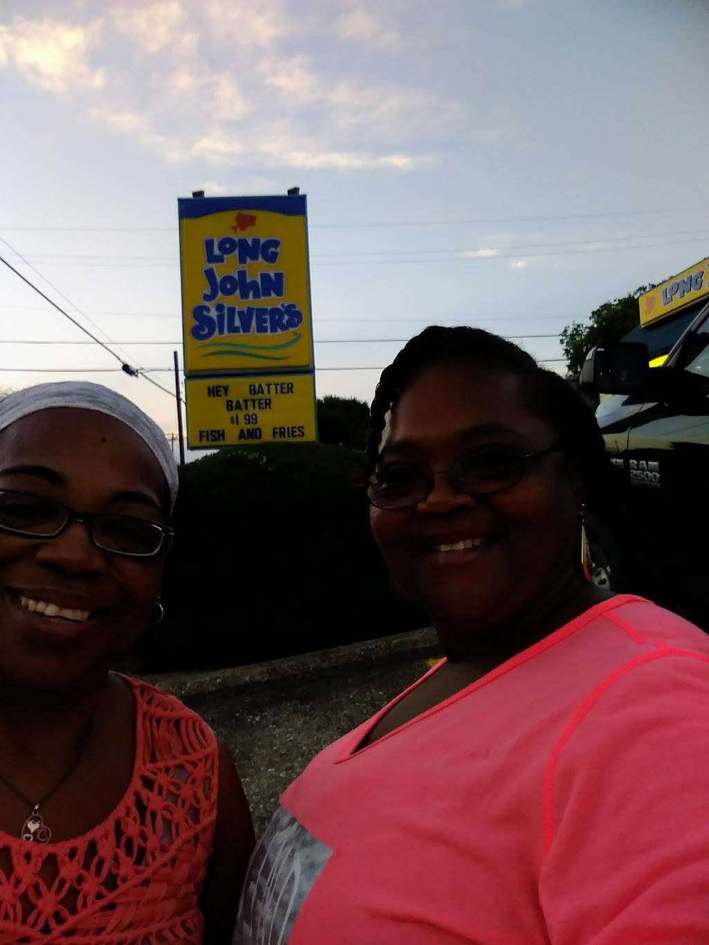 Long John Silvers | restaurant | 2101 Sam Houston Ave, Huntsville, TX 77340, USA | 9367553820 OR +1 936-755-3820