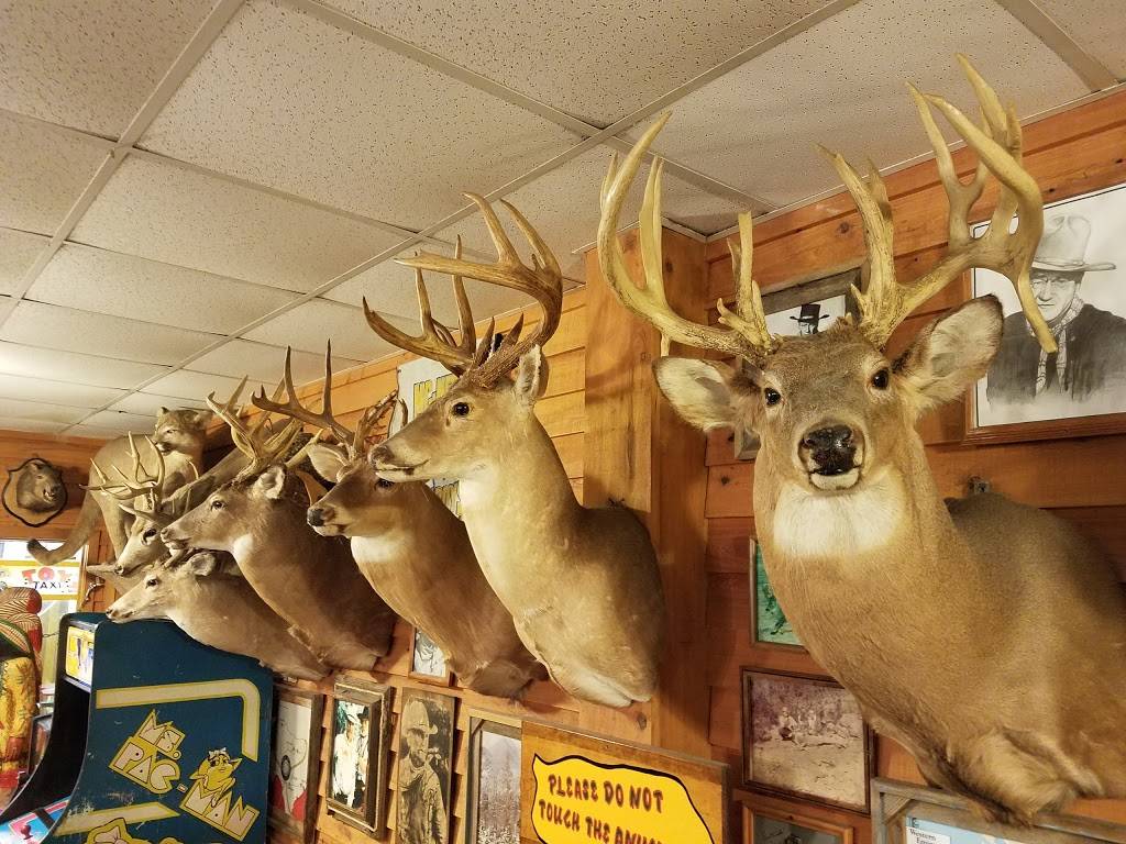 Faustos Family Restaurant | restaurant | 14514 US-165, Kinder, LA 70648, USA | 3377385676 OR +1 337-738-5676