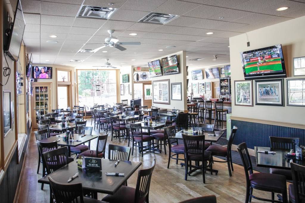 The West Side Sports Bar & Grill | restaurant | 112 Congress St # 201, Saratoga Springs, NY 12866, USA | 5186910193 OR +1 518-691-0193