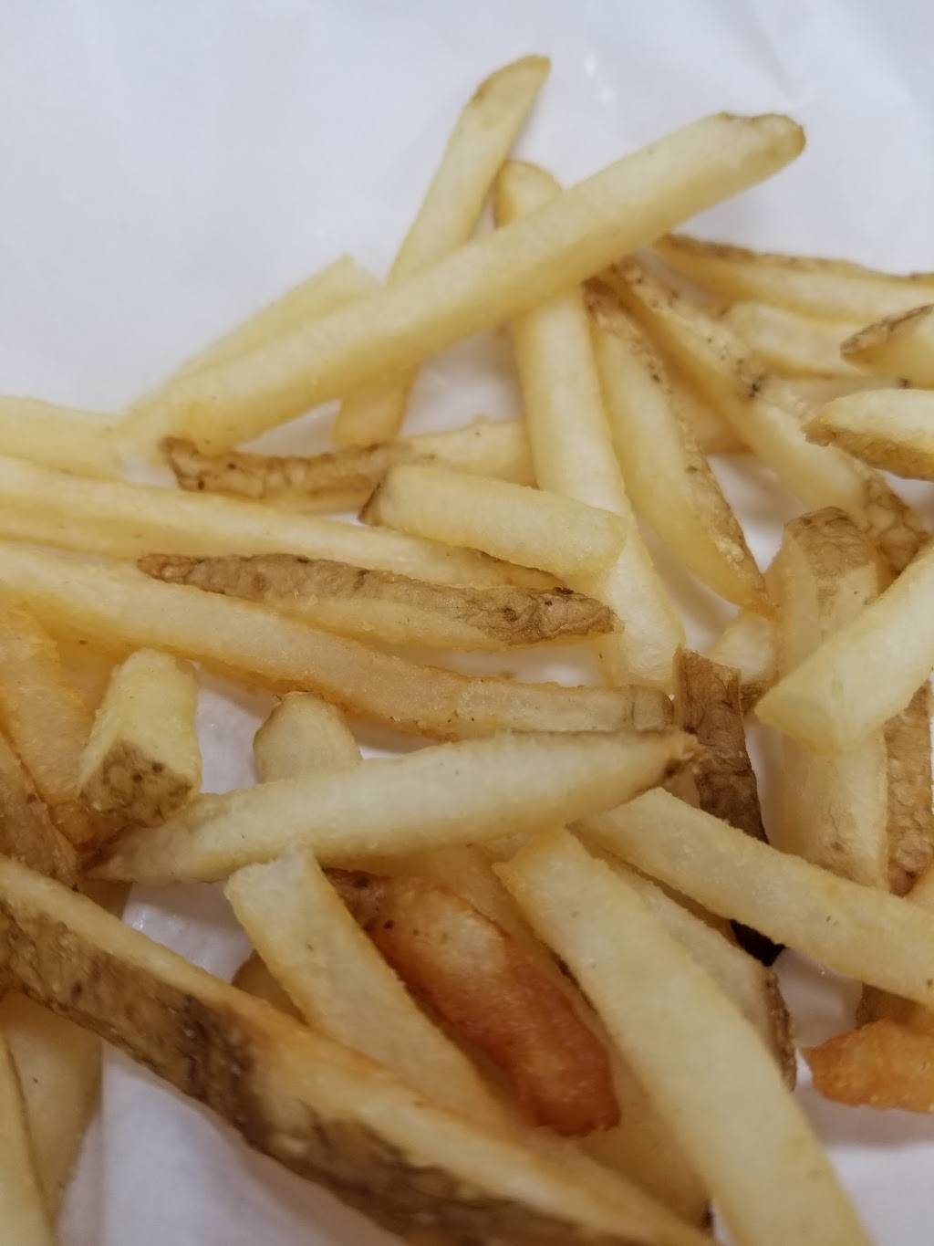 Hardees | restaurant | 2450 E Layton Ave, St Francis, WI 53235, USA | 4147449690 OR +1 414-744-9690