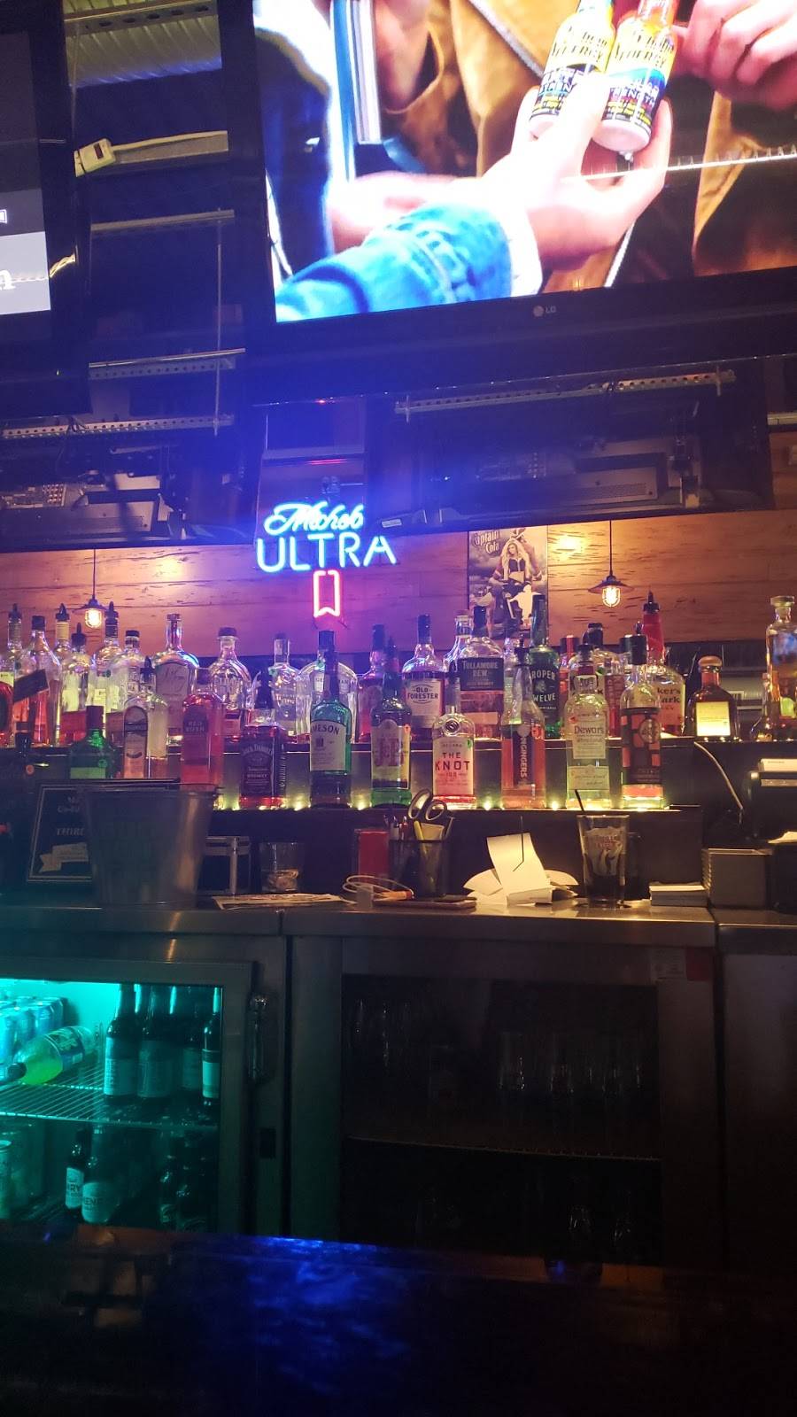 Ol Wisco Bar & Grill | restaurant | 328 E Walworth Ave, Delavan, WI 53115, USA | 2627283995 OR +1 262-728-3995