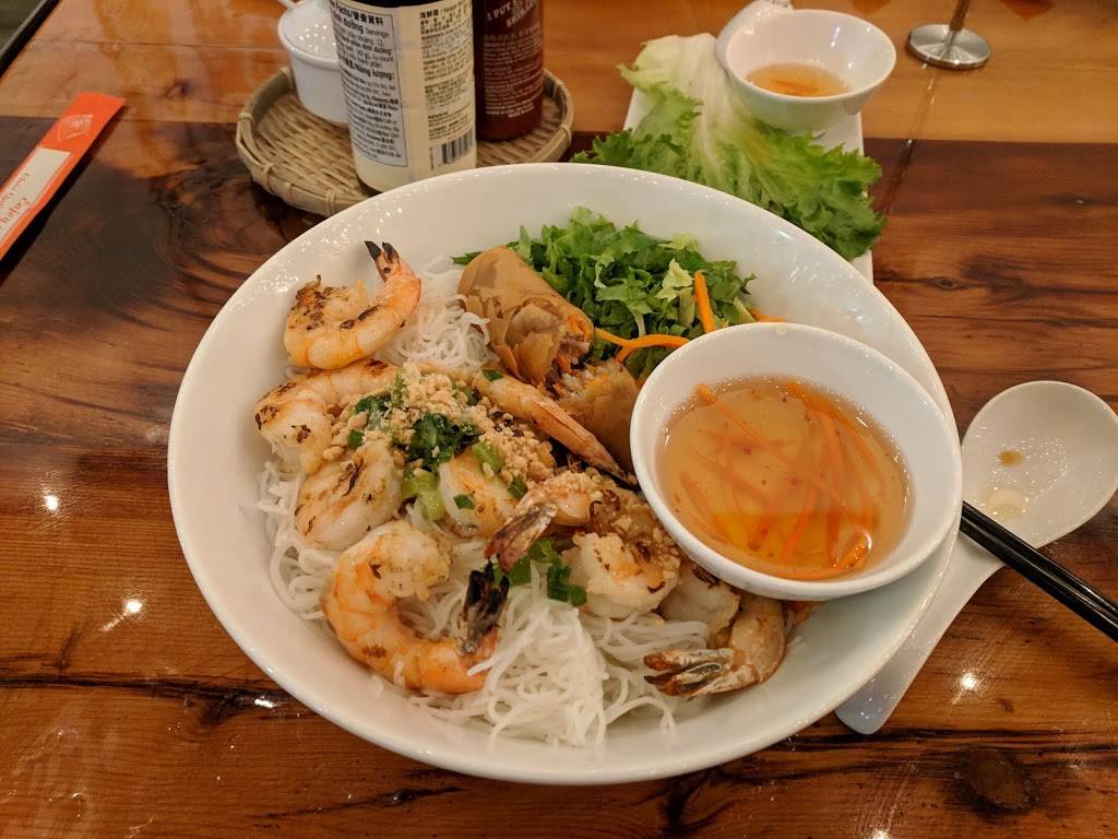 Two Sisters Vietnamese Restaurant | restaurant | 216 N Highland Ave, Pittsburgh, PA 15206, USA | 4124042760 OR +1 412-404-2760
