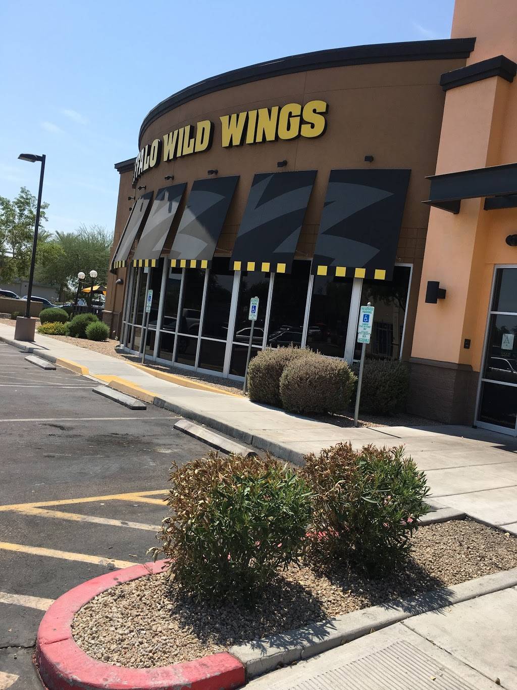 Buffalo Wild Wings | restaurant | 13882 W Bell Rd, Surprise, AZ 85374, USA | 6235467672 OR +1 623-546-7672