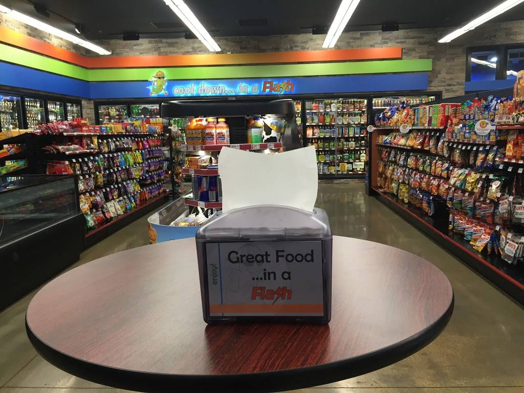 Jack Flash Convenience Store | restaurant | 303 E Warren St, St Joseph, IL 61873, USA | 2174696130 OR +1 217-469-6130