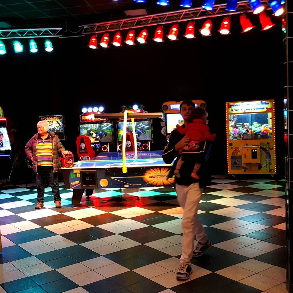 Cinemark Tinseltown USA and XD | meal takeaway | 1545 E Cheyenne Mountain Blvd, Colorado Springs, CO 80906, USA | 7195765082 OR +1 719-576-5082