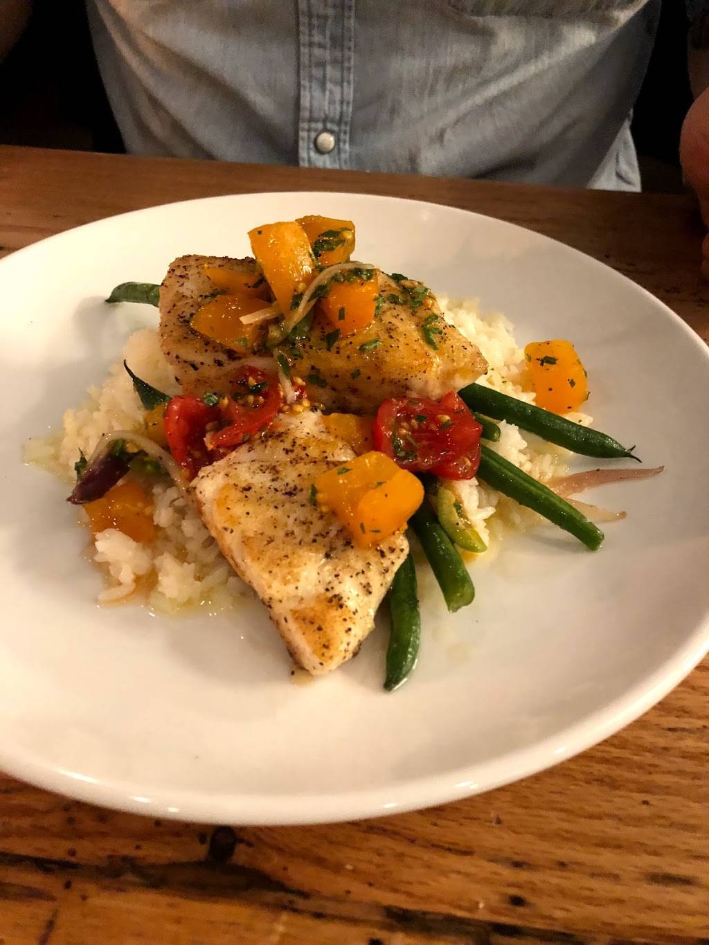 Olive + Oak | restaurant | 102 W Lockwood Ave, Webster Groves, MO 63119, USA | 3147361370 OR +1 314-736-1370