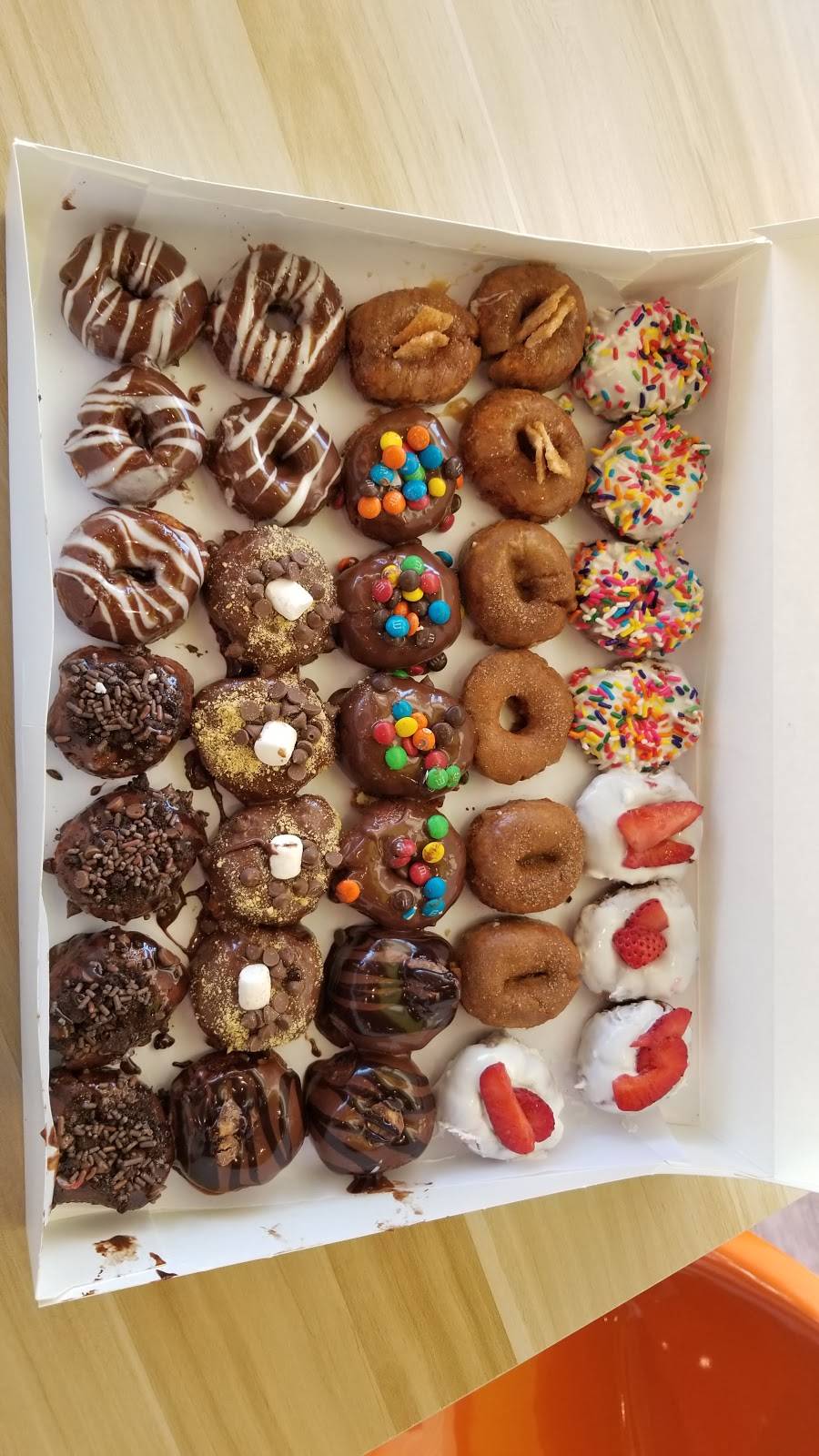 Orange Leaf Frozen Yogurt/Humble Donuts Sarasota | restaurant | 5360 Fruitville Rd, Sarasota, FL 34232, USA | 9413421571 OR +1 941-342-1571