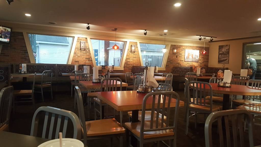 Pizza Hut | restaurant | 55215 M 51 N, Dowagiac, MI 49047, USA | 2697829888 OR +1 269-782-9888