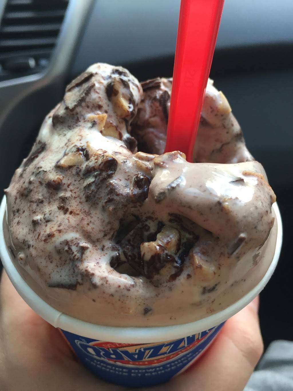 Dairy Queen | restaurant | 371 Yonge St, Barrie, ON L4N 4C9, Canada | 7057227797 OR +1 705-722-7797