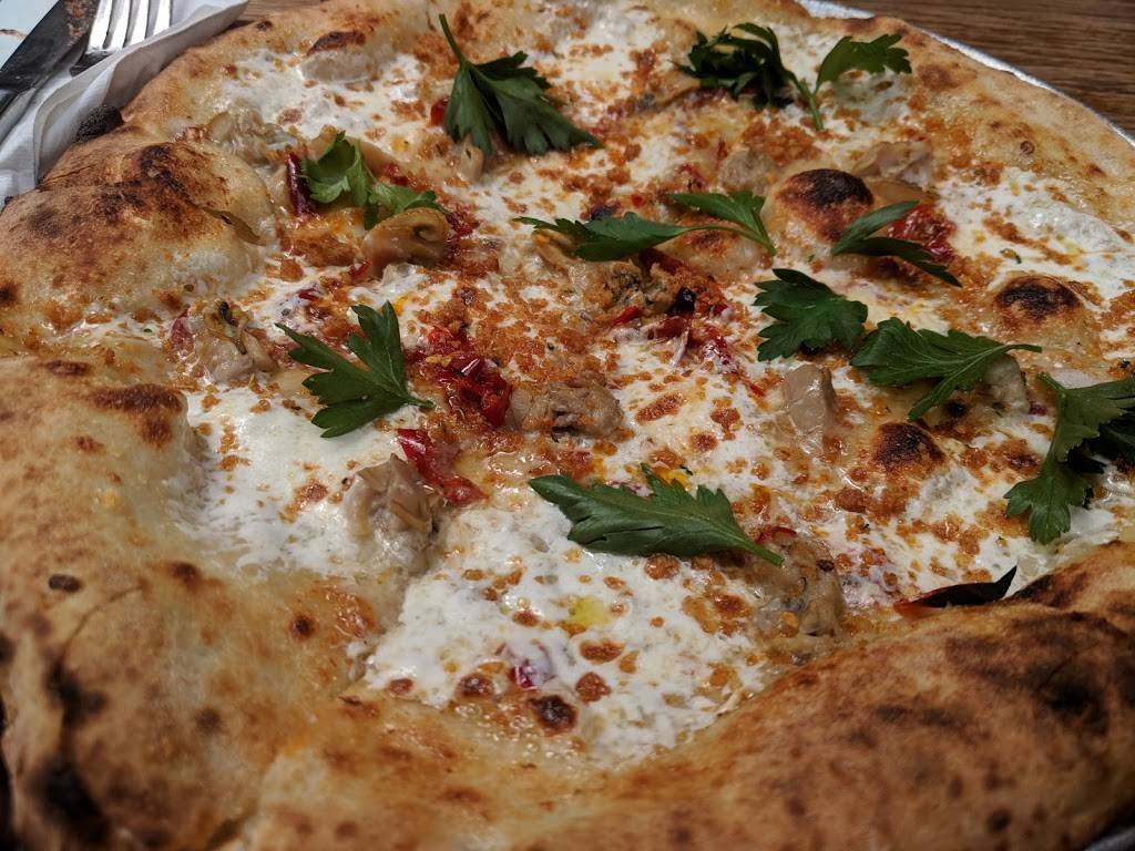 Robertas Pizza & Bakery | meal takeaway | 257 Moore St, Brooklyn, NY 11206, USA | 7184171118 OR +1 718-417-1118