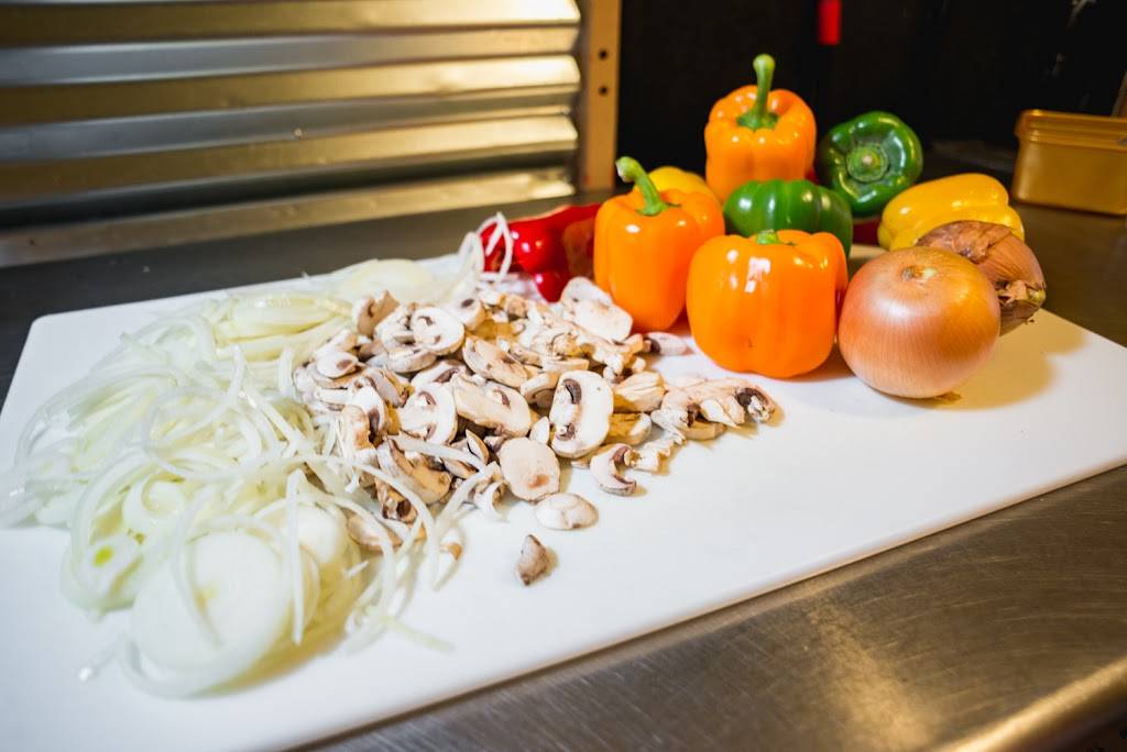 Als Under the L | restaurant | 2908 W Lake St, Chicago, IL 60612, USA | 7738261239 OR +1 773-826-1239