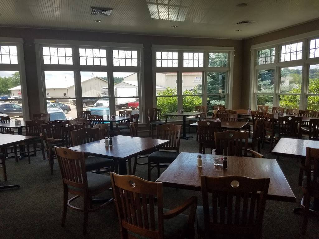 Catfish Charlies | restaurant | 1630 E 16th St, Dubuque, IA 52001, USA | 5635828600 OR +1 563-582-8600