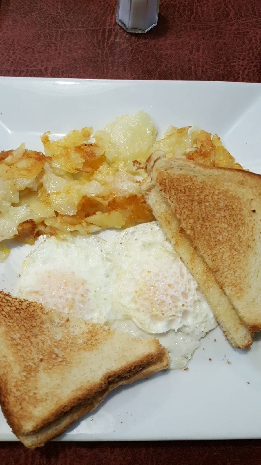 Elis Place | restaurant | 371 E Main St, Leola, PA 17540, USA | 7176613248 OR +1 717-661-3248