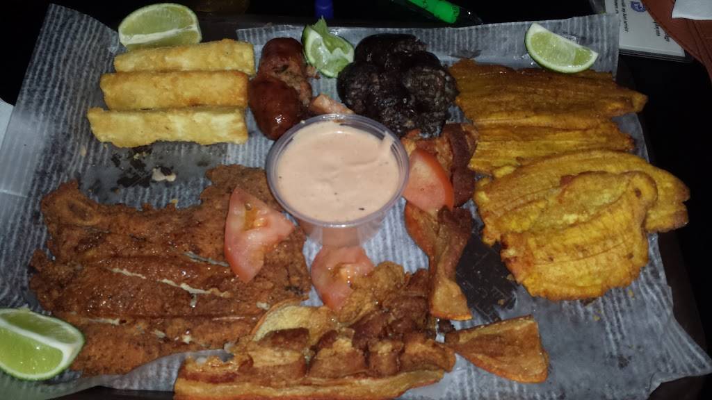 SkyBox Grill-Bar-Games | restaurant | 11314 Westheimer Rd, Houston, TX 77077, USA | 2815310266 OR +1 281-531-0266