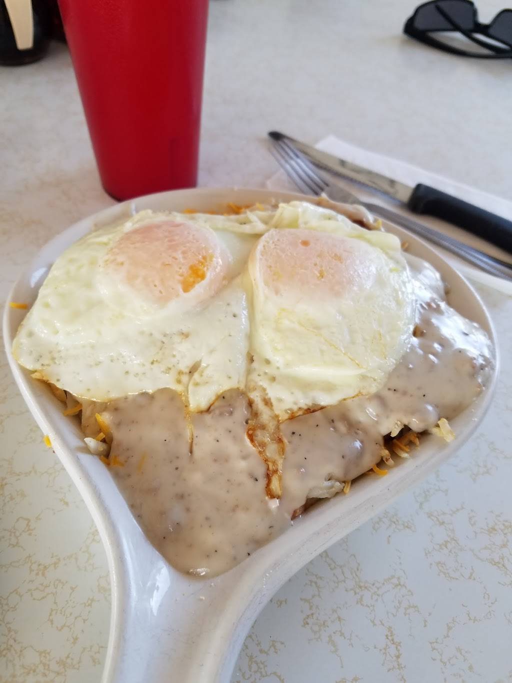 Charlie’s Dog House Diner | restaurant | 2102 Brookpark Rd, Cleveland, OH 44134, USA | 2166614873 OR +1 216-661-4873