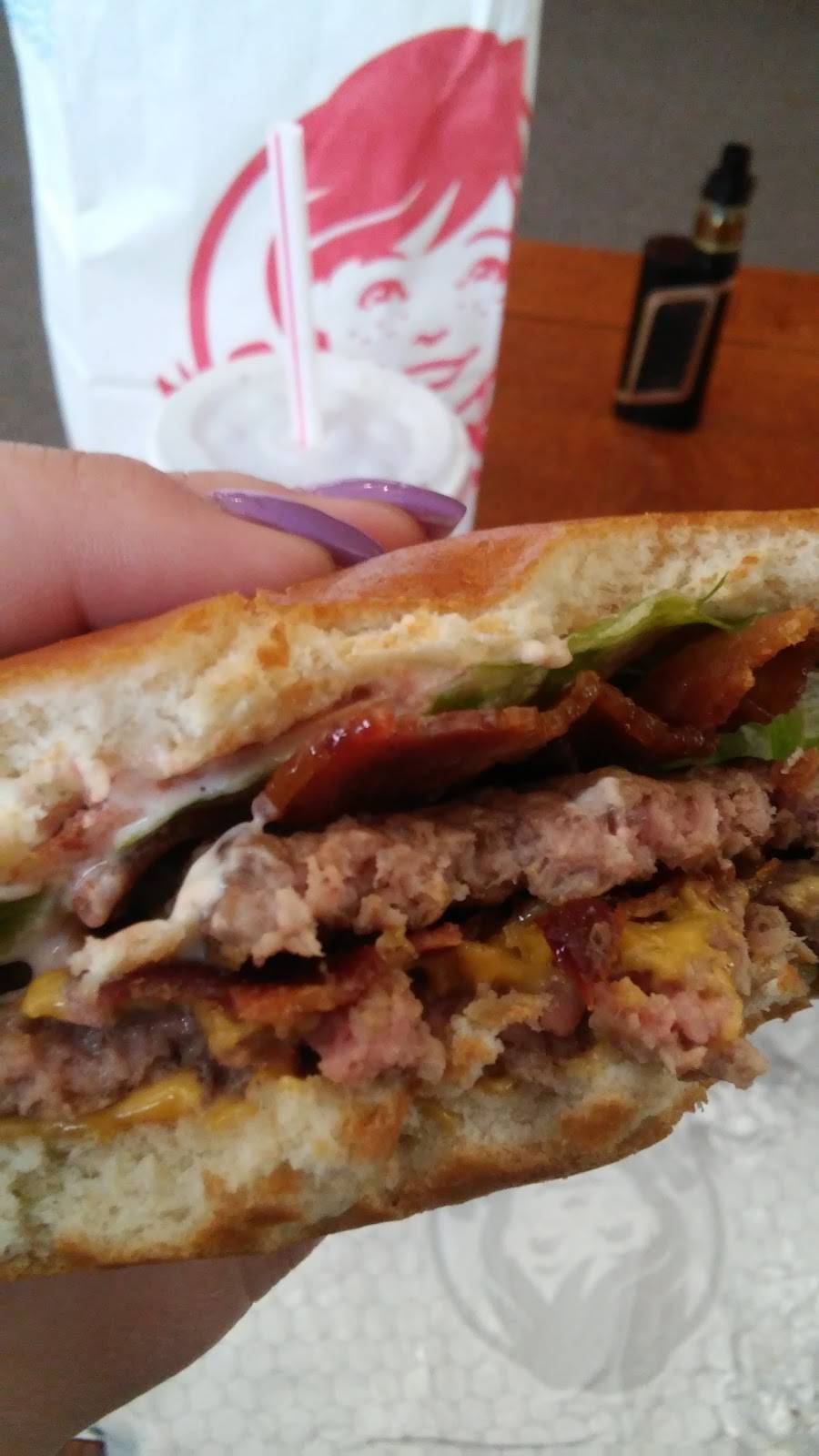 Wendys | restaurant | 205 E W 5th St, Connersville, IN 47331, USA | 7658257755 OR +1 765-825-7755