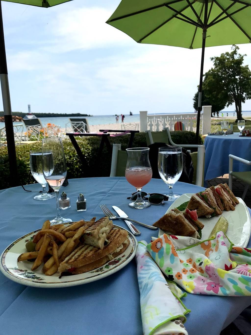 Carriage House | restaurant | 7485 Main St, Mackinac Island, MI 49757, USA | 9068473321 OR +1 906-847-3321