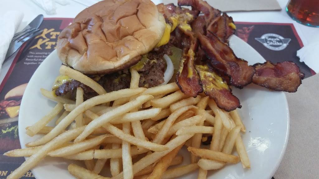 Steak n Shake | restaurant | 2250 Mount Zion Rd, Decatur, IL 62521, USA | 2178646592 OR +1 217-864-6592