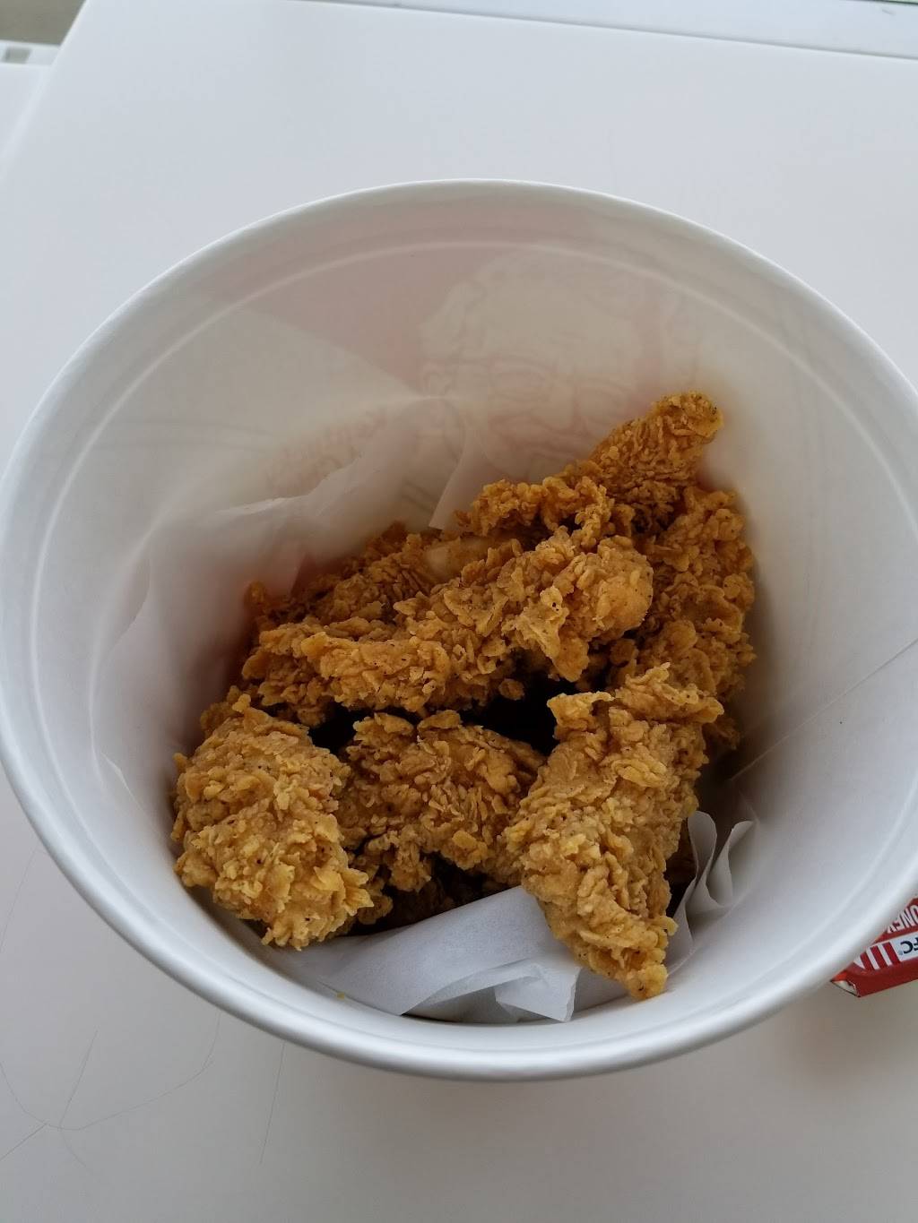 KFC | restaurant | 1000 Palisades Center Dr, West Nyack, NY 10994, USA | 8453582800 OR +1 845-358-2800