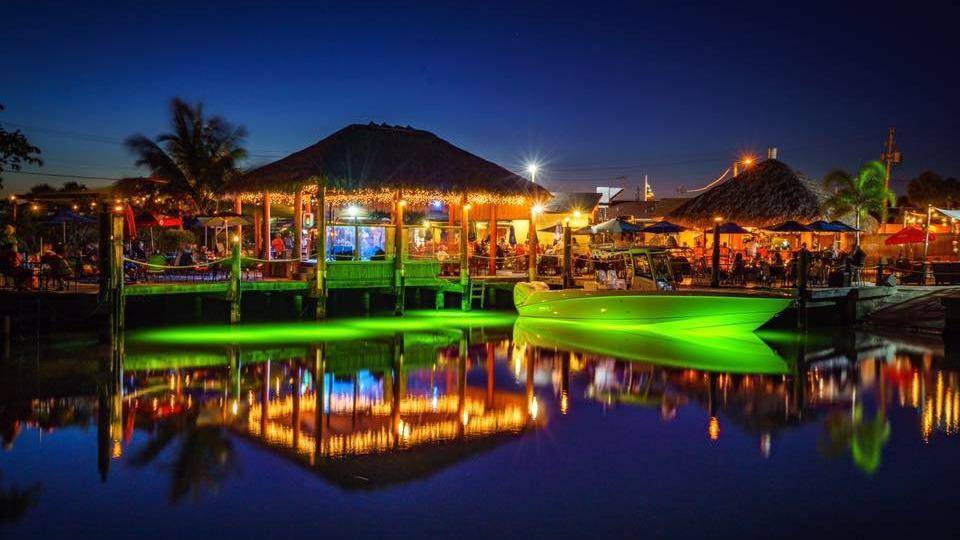 SandBar Tiki & Grille | restaurant | 1975 Beach Rd, Englewood, FL 34223, USA | 9414608280 OR +1 941-460-8280