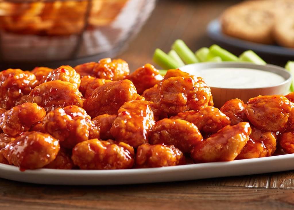 Zaxbys Chicken Fingers & Buffalo Wings | restaurant | 6330 Ridgewood Ct Dr, Jackson, MS 39211, USA | 6019520662 OR +1 601-952-0662