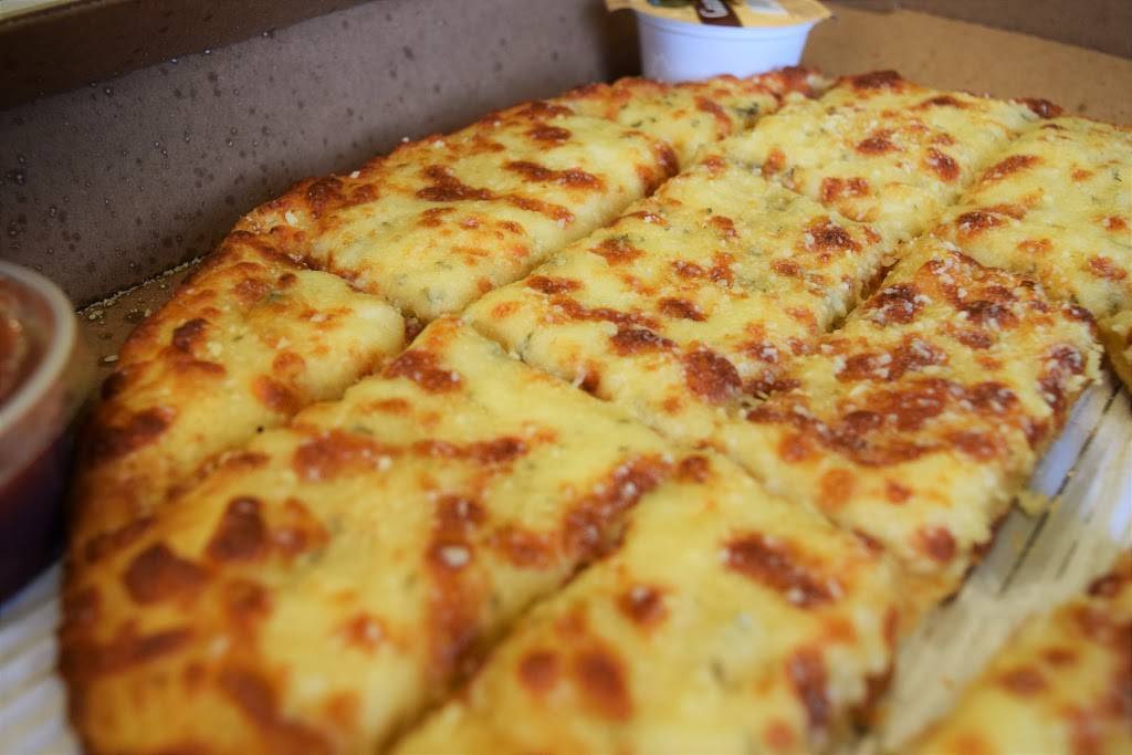 Cottage Inn Pizza | restaurant | 107 Monroe St, Detroit, MI 48226, USA | 3137824951 OR +1 313-782-4951