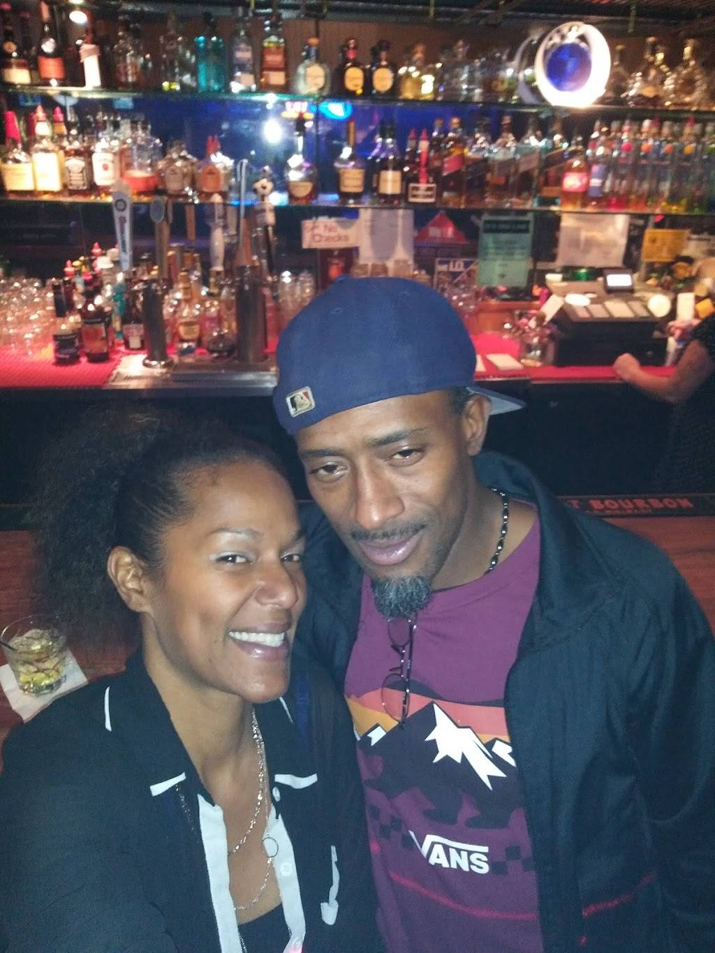 Champions Bar and Grill | restaurant | 8765 S Tacoma Way, Lakewood, WA 98499, USA | 2535823400 OR +1 253-582-3400