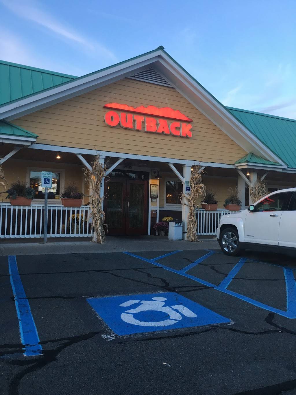 Outback Steakhouse | restaurant | 610 Old Rte 146, Clifton Park, NY 12065, USA | 5183481900 OR +1 518-348-1900